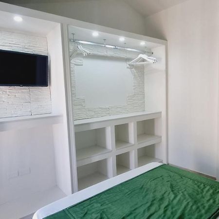 Saturno'S Home Тропеа Екстериор снимка